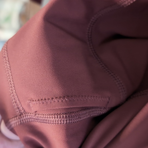 Crz Yoga Secretsculpt Bike Shorts in Red Merlot Measures to Women's XS - Picture 4 of 4